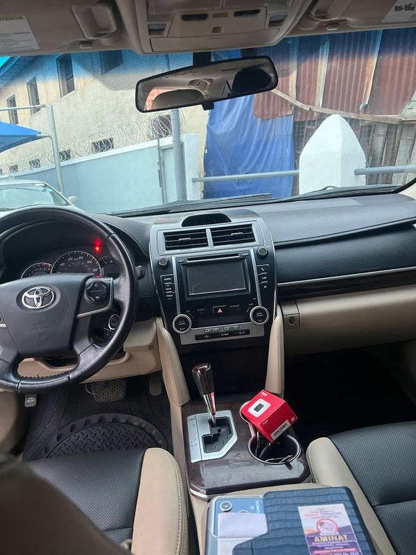Thumbnail 9 of 2014 Toyota Camry XLE